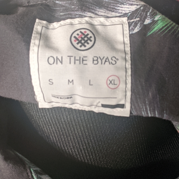 Mens On The Byas Hawaiian, Palm Tree, Floral - Picture 2 of 4